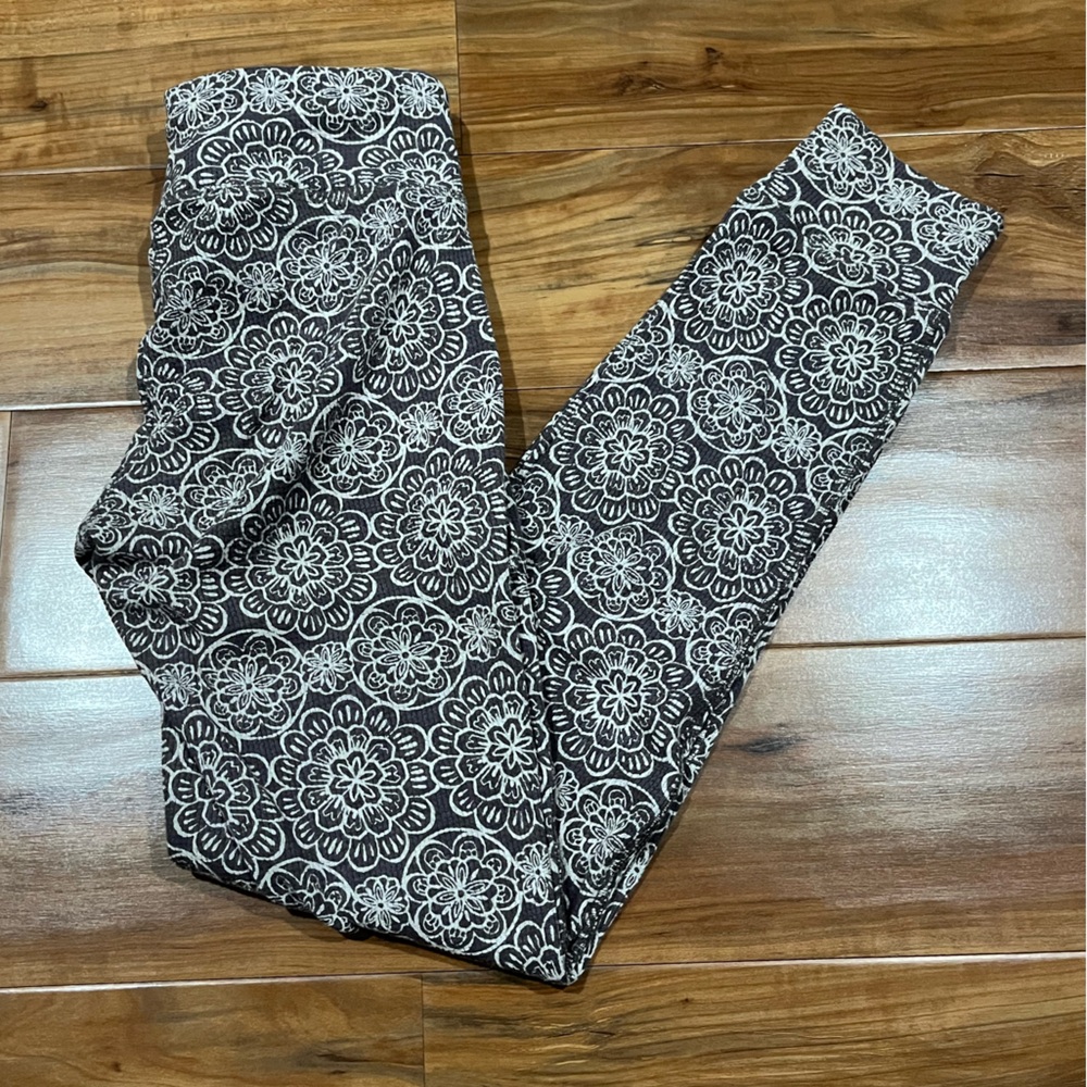 Aerie Black and White Floral Pants